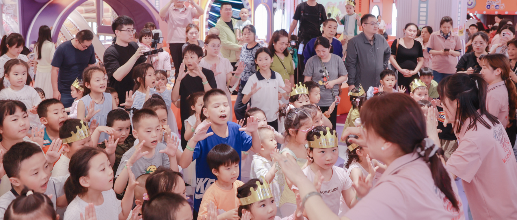 童趣赴约 双节狂欢——十堰冰球突破MALL WS梦乐园周年庆&“六一”活动亮点纷呈